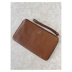 Coach Lg Corner Zip Saddle Leather Wristlet